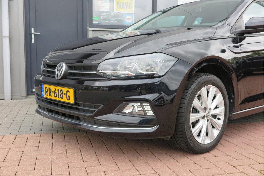 Volkswagen Polo 1.0 TSI 70kw 95pk Highline, Adaptive Cruise, PDC ,Navigatie , Stuurwiel multifuntioneel, Carplay, LMV 16", Sportstoelen,Buitenspiegels inklapbaar, etc. Complete historie bekend NL auto met NAP (recent onderhouden)