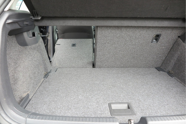 Volkswagen Polo 1.0 TSI 70kw 95pk Highline, Adaptive Cruise, PDC ,Navigatie , Stuurwiel multifuntioneel, Carplay, LMV 16", Sportstoelen,Buitenspiegels inklapbaar, etc. Complete historie bekend NL auto met NAP (recent onderhouden)