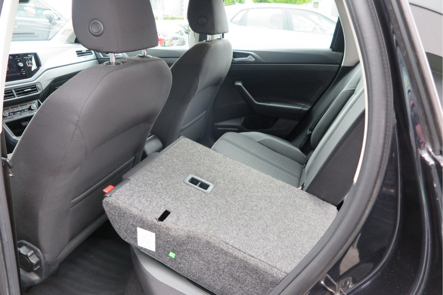 Volkswagen Polo 1.0 TSI 70kw 95pk Highline, Adaptive Cruise, PDC ,Navigatie , Stuurwiel multifuntioneel, Carplay, LMV 16", Sportstoelen,Buitenspiegels inklapbaar, etc. Complete historie bekend NL auto met NAP (recent onderhouden)