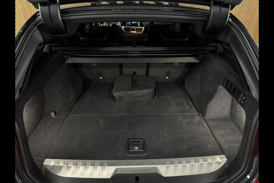 BMW 3 Serie Touring 330e M-sport PANO|AMBIENT|19 INCH|LASER|SHADOW|M-AERODYNAMICA