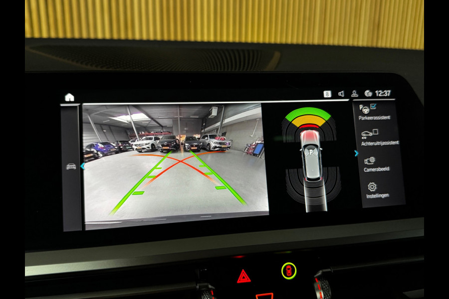 BMW 3 Serie Touring 330e M-sport PANO|AMBIENT|19 INCH|LASER|SHADOW|M-AERODYNAMICA