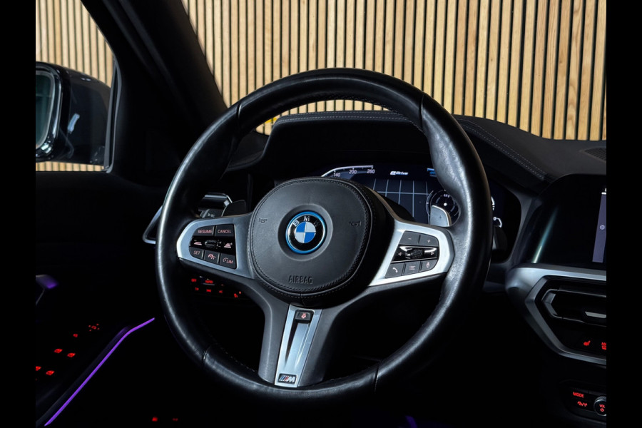 BMW 3 Serie Touring 330e M-sport PANO|AMBIENT|19 INCH|LASER|SHADOW|M-AERODYNAMICA