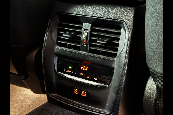 BMW 3 Serie Touring 330e M-sport PANO|AMBIENT|19 INCH|LASER|SHADOW|M-AERODYNAMICA