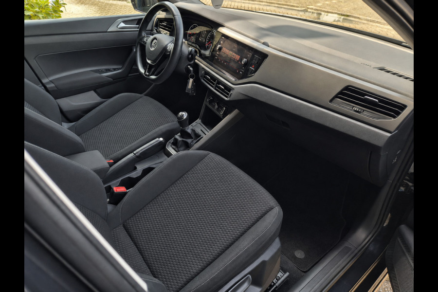 Volkswagen Polo 1.0 TSI Comfortline | Nieuwe Apk! | Cruise! | Nette Auto! | Elektrische Ramen! | Navi |