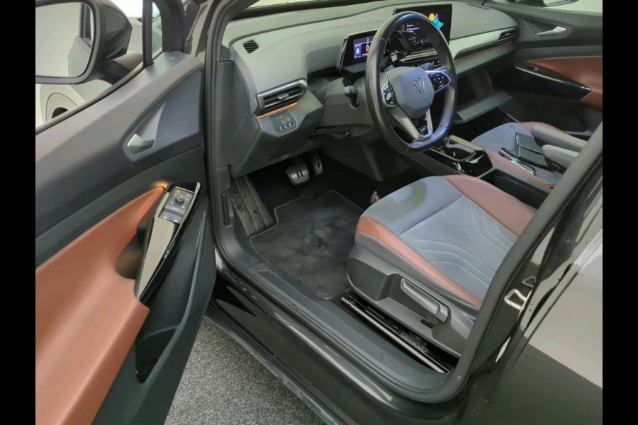 Volkswagen ID.4 First 77 kWh 204 PK | Navigatie | Parkeercamera | 20" LM velgen