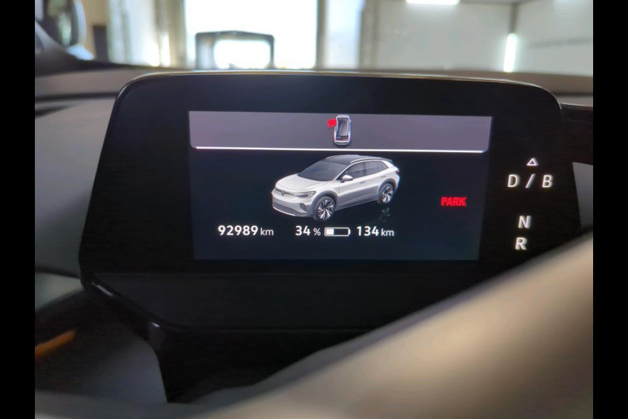 Volkswagen ID.4 First 77 kWh 204 PK | Navigatie | Parkeercamera | 20" LM velgen
