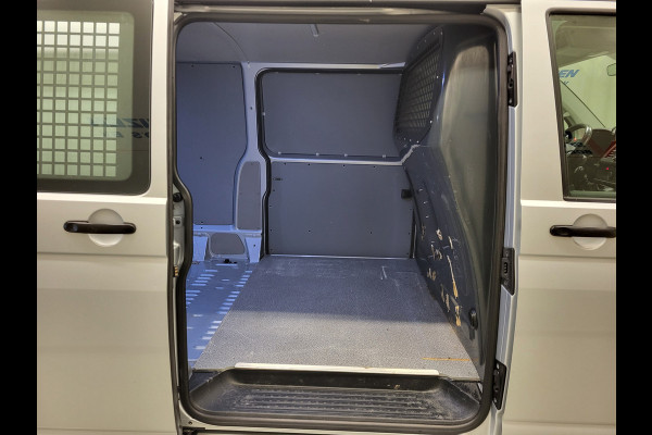 Volkswagen Transporter 2.0TSI 150pk L2/H1 Trekhaak Euro 6!