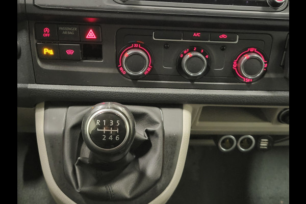 Volkswagen Transporter 2.0TSI 150pk L2/H1 Trekhaak Euro 6!