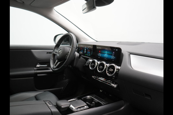 Mercedes-Benz GLA 250 e Style PHEV 218pk Dealer O.H. | Trekhaak Af Fabriek | Panodak | Lederen Sportstoelen Verwarmd | Multi Beam LED |  Apple Carplay | Widescreen Navi | Cruise Control | DAB | Plug In Hybrid |