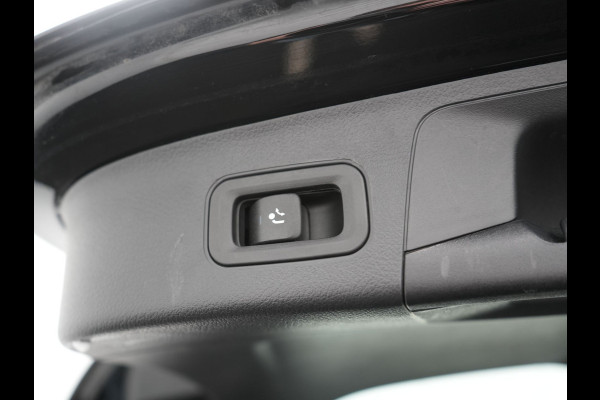 Mercedes-Benz GLA 250 e Style PHEV 218pk Dealer O.H. | Trekhaak Af Fabriek | Panodak | Lederen Sportstoelen Verwarmd | Multi Beam LED |  Apple Carplay | Widescreen Navi | Cruise Control | DAB | Plug In Hybrid |