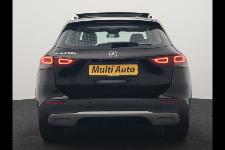 Mercedes-Benz GLA 250 e Style PHEV 218pk Dealer O.H. | Trekhaak Af Fabriek | Panodak | Lederen Sportstoelen Verwarmd | Multi Beam LED |  Apple Carplay | Widescreen Navi | Cruise Control | DAB | Plug In Hybrid |