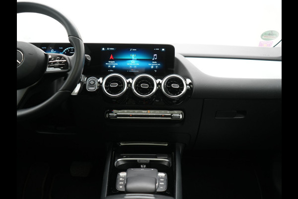 Mercedes-Benz GLA 250 e Style PHEV 218pk Dealer O.H. | Trekhaak Af Fabriek | Panodak | Lederen Sportstoelen Verwarmd | Multi Beam LED |  Apple Carplay | Widescreen Navi | Cruise Control | DAB | Plug In Hybrid |