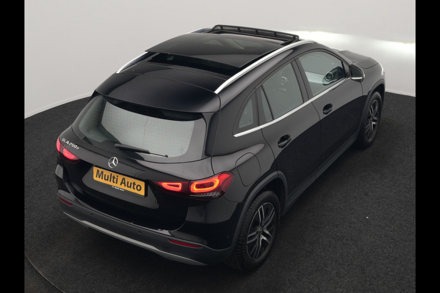Mercedes-Benz GLA 250 e Style PHEV 218pk Dealer O.H. | Trekhaak Af Fabriek | Panodak | Lederen Sportstoelen Verwarmd | Multi Beam LED |  Apple Carplay | Widescreen Navi | Cruise Control | DAB | Plug In Hybrid |