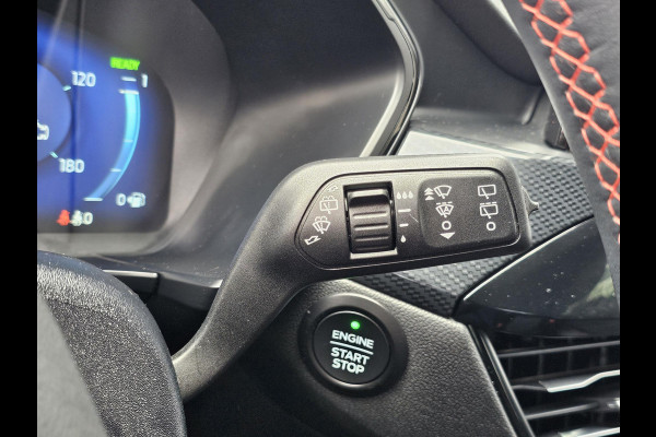 Ford Kuga 2.5 PHEV ST-Line X | Trekhaak 1.500 kg trekvermogen| Winterpack | Adaptieve Cruise Control | Blind spot | Adaptive cruise control | Automatisch inparkeren etc.