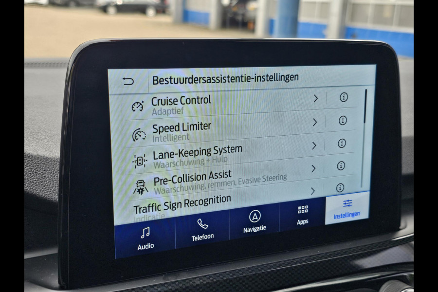 Ford Kuga 2.5 PHEV ST-Line X | Trekhaak 1.500 kg trekvermogen| Winterpack | Adaptieve Cruise Control | Blind spot | Adaptive cruise control | Automatisch inparkeren etc.