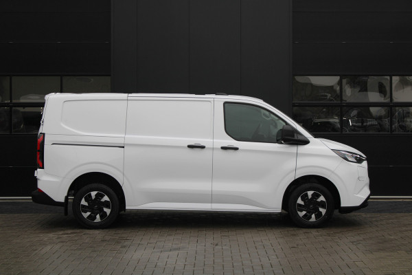 Ford E-Transit Custom 320 L1H1 Limited 71 kWh 218pk - 2x Schuifdeur - Trekhaak - Camera - Carplay - Rijklaar