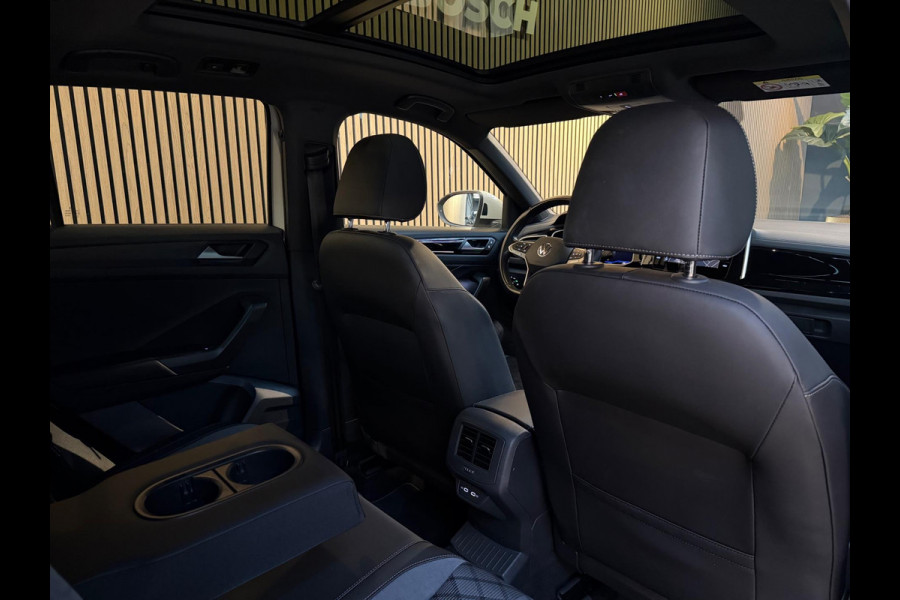 Volkswagen T-Roc 1.5 TSI R-Line - Pano - Beats Audio