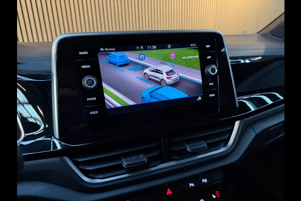 Volkswagen T-Roc 1.5 TSI R-Line - Pano - Beats Audio