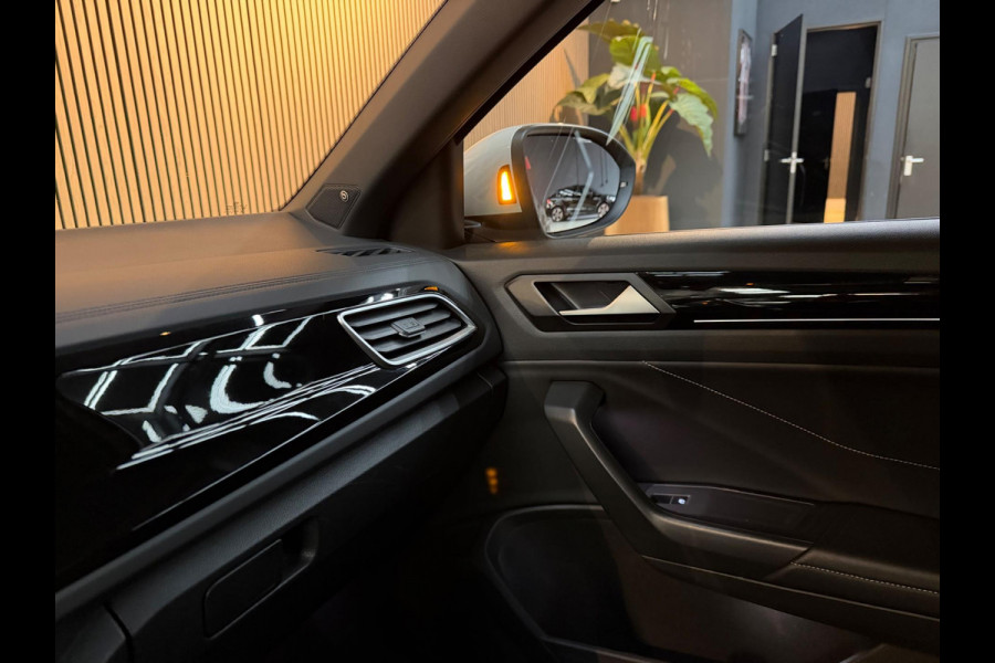 Volkswagen T-Roc 1.5 TSI R-Line - Pano - Beats Audio
