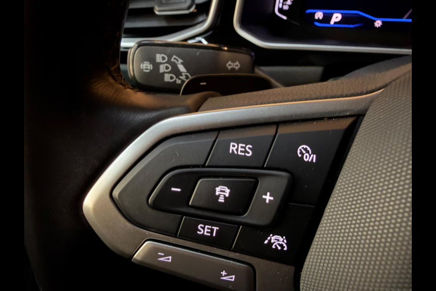 Volkswagen T-Roc 1.5 TSI R-Line - Pano - Beats Audio