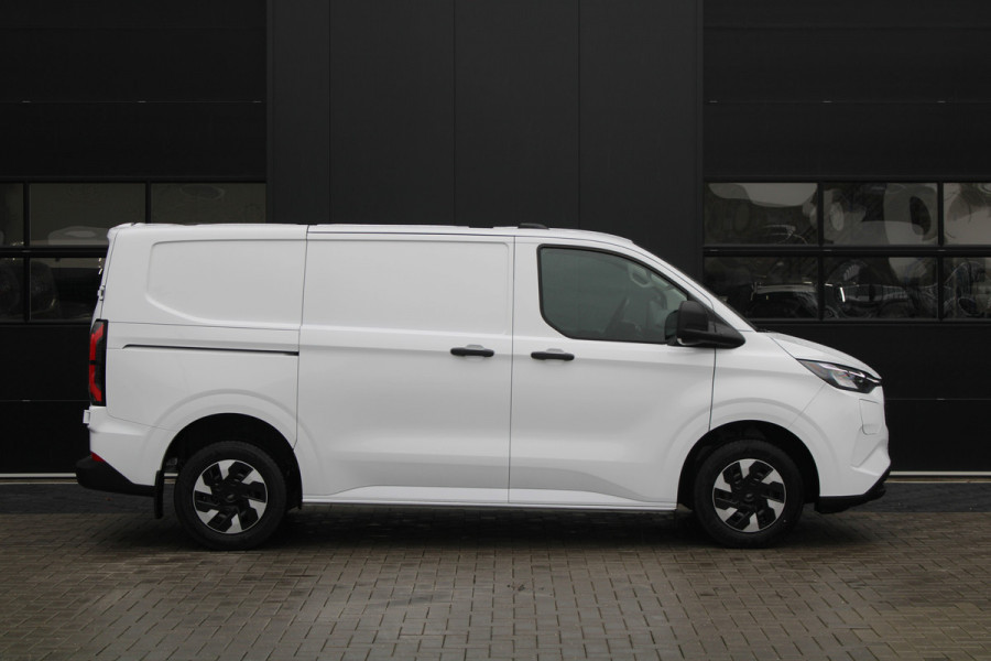 Ford E-Transit Custom 320 L1H1 Limited 71 kWh 218pk - 2x Schuifdeur - Trekhaak - Camera - Carplay - Rijklaar
