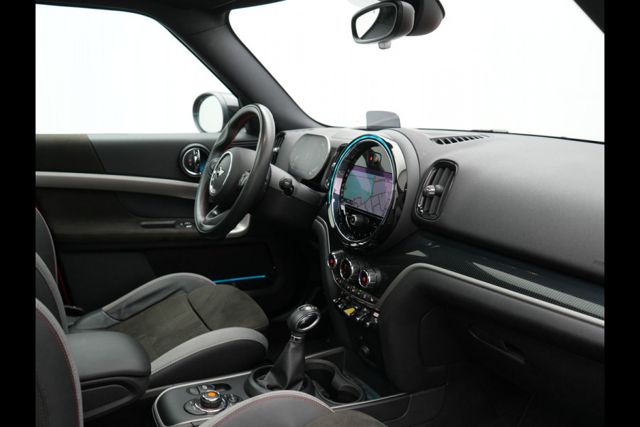 MINI Countryman Cooper S E ALL4 FACELIFT JCW PHEV 220pk Dealer O.H | Panodak | JCW Alcantara Sportstoelen Verwarmd | Head Up | Camera | Apple Carplay | Sfeerverlichting | Keyless | Virtual | Navigatie | DAB | Plug In Hybrid