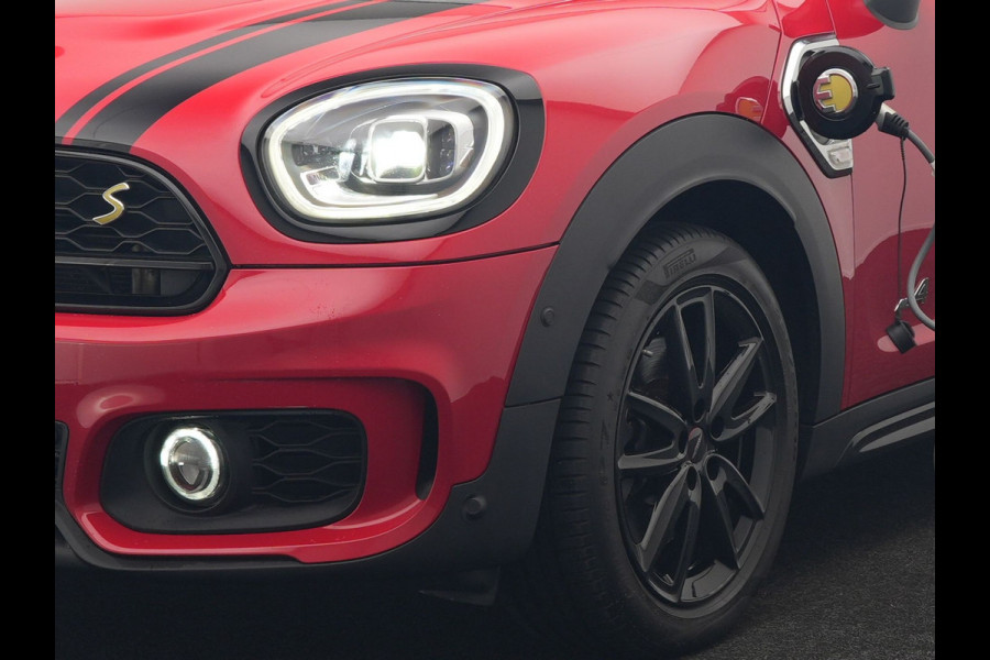 MINI Countryman Cooper S E ALL4 FACELIFT JCW PHEV 220pk Dealer O.H | Panodak | JCW Alcantara Sportstoelen Verwarmd | Head Up | Camera | Apple Carplay | Sfeerverlichting | Keyless | Virtual | Navigatie | DAB | Plug In Hybrid
