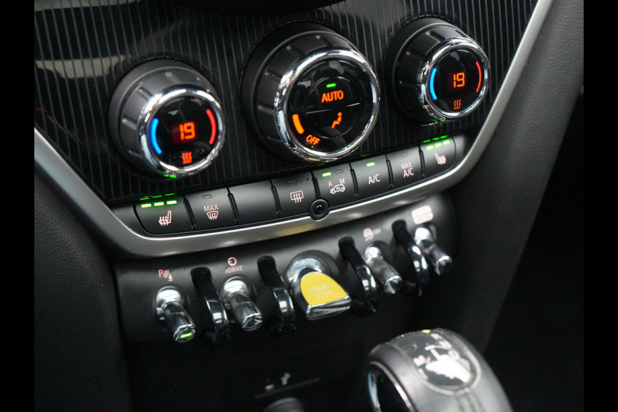MINI Countryman Cooper S E ALL4 FACELIFT JCW PHEV 220pk Dealer O.H | Panodak | JCW Alcantara Sportstoelen Verwarmd | Head Up | Camera | Apple Carplay | Sfeerverlichting | Keyless | Virtual | Navigatie | DAB | Plug In Hybrid
