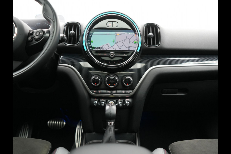 MINI Countryman Cooper S E ALL4 FACELIFT JCW PHEV 220pk Dealer O.H | Panodak | JCW Alcantara Sportstoelen Verwarmd | Head Up | Camera | Apple Carplay | Sfeerverlichting | Keyless | Virtual | Navigatie | DAB | Plug In Hybrid