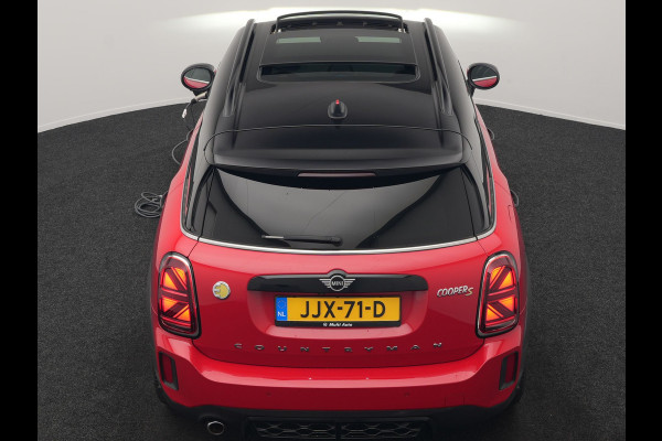 MINI Countryman Cooper S E ALL4 FACELIFT JCW PHEV 220pk Dealer O.H | Panodak | JCW Alcantara Sportstoelen Verwarmd | Head Up | Camera | Apple Carplay | Sfeerverlichting | Keyless | Virtual | Navigatie | DAB | Plug In Hybrid