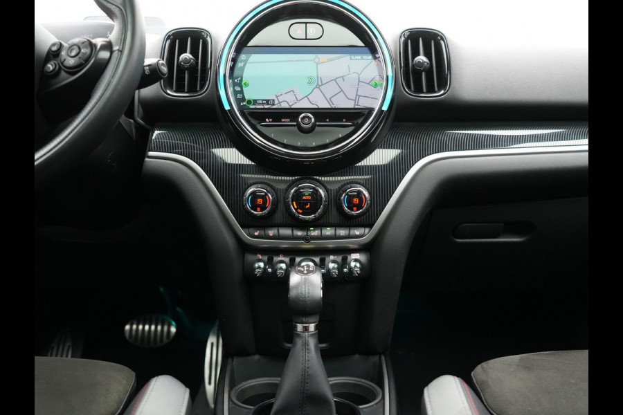 MINI Countryman Cooper S E ALL4 FACELIFT JCW PHEV 220pk Dealer O.H | Panodak | JCW Alcantara Sportstoelen Verwarmd | Head Up | Camera | Apple Carplay | Sfeerverlichting | Keyless | Virtual | Navigatie | DAB | Plug In Hybrid