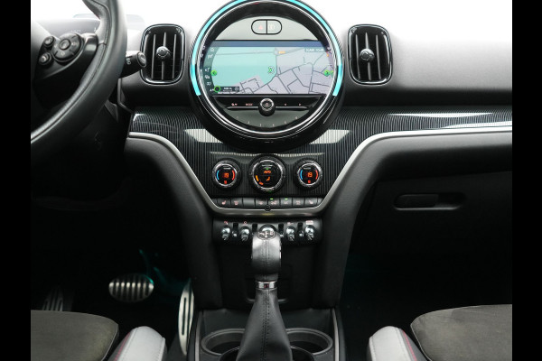 MINI Countryman Cooper S E ALL4 FACELIFT JCW PHEV 220pk Dealer O.H | Panodak | JCW Alcantara Sportstoelen Verwarmd | Head Up | Camera | Apple Carplay | Sfeerverlichting | Keyless | Virtual | Navigatie | DAB | Plug In Hybrid