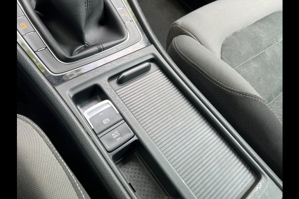 Volkswagen Golf Variant 1.0 TSI Highline Business R- line + Virtual cockpit |