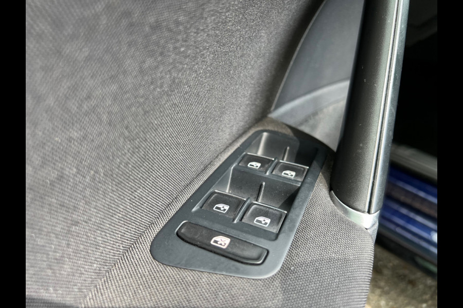 Volkswagen Golf Variant 1.0 TSI Highline Business R- line + Virtual cockpit |