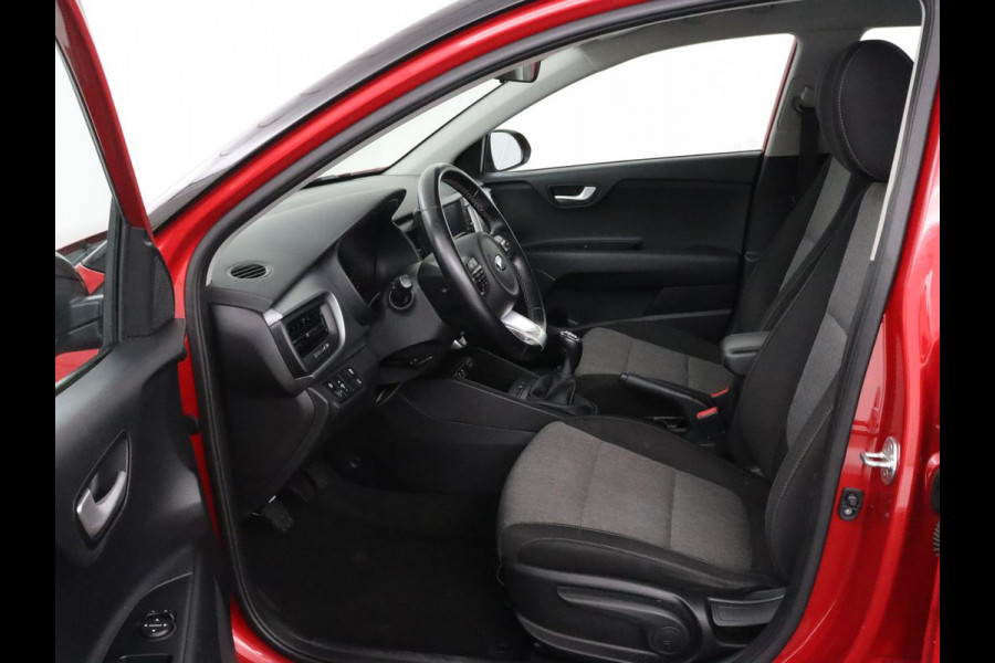 Kia Stonic 1.0 T-GDi DynamicLine | Carplay | Camera | Navigatie | Parkeerhulp | Cruise control | Airco | Bluetooth | 17'' lichtmetalen velgen | DAB