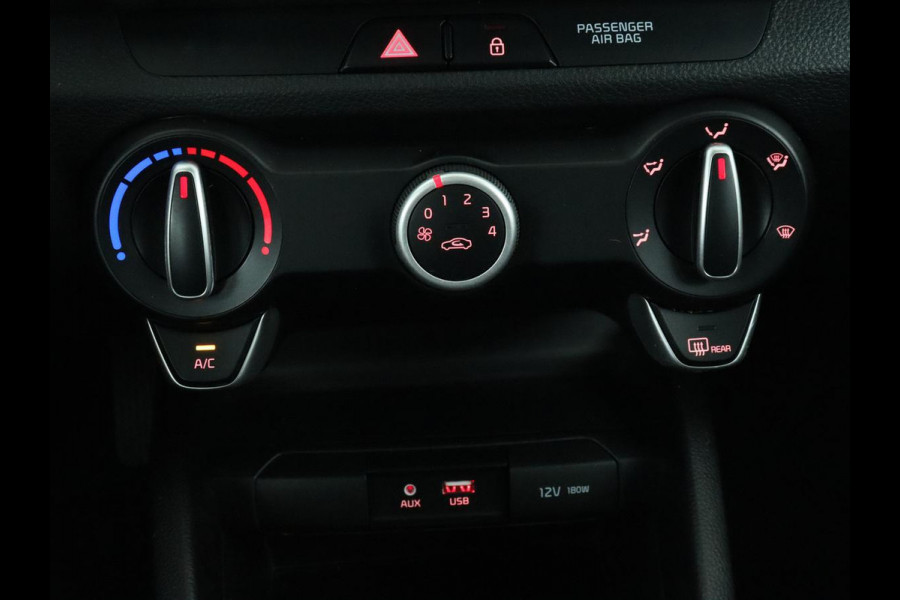 Kia Stonic 1.0 T-GDi DynamicLine | Carplay | Camera | Navigatie | Parkeerhulp | Cruise control | Airco | Bluetooth | 17'' lichtmetalen velgen | DAB