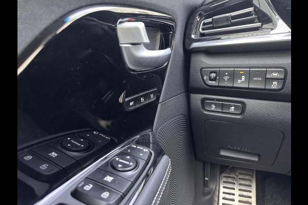 Kia e-Niro ExecutiveLine 64 kWh | SOH: 97,3% | Fase 3 | Warmtepomp | Adaptive CC | Navi |