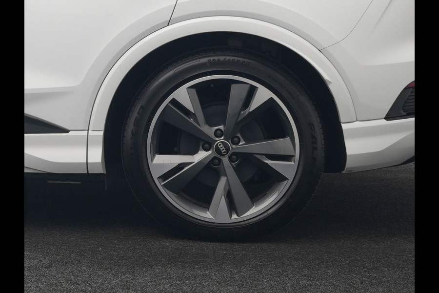 Audi Q4 e-tron 45 Quattro S edition 77 kWh 265pk Dealer O.H. | Panodak | Black Optic | 20"L.M. | Sportstoelen Verwarmd | Navigatie | Virtual Cockpit | Standkachel | DAB |