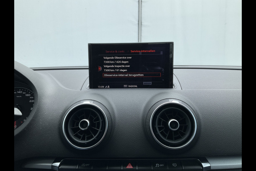 Audi A3 Limousine 30 1.6 TDI Pro Line Navi BT Trekhaak Onderhouden!