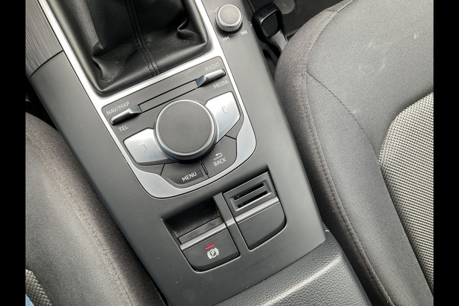 Audi A3 Limousine 30 1.6 TDI Pro Line Navi BT Trekhaak Onderhouden!
