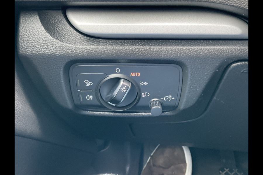 Audi A3 Limousine 30 1.6 TDI Pro Line Navi BT Trekhaak Onderhouden!