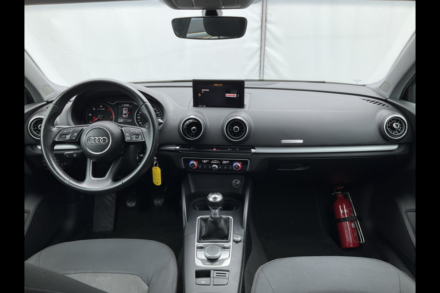 Audi A3 Limousine 30 1.6 TDI Pro Line Navi BT Trekhaak Onderhouden!