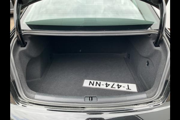 Audi A3 Limousine 30 1.6 TDI Pro Line Navi BT Trekhaak Onderhouden!