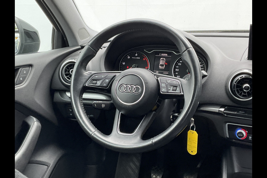 Audi A3 Limousine 30 1.6 TDI Pro Line Navi BT Trekhaak Onderhouden!