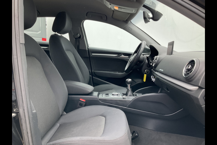 Audi A3 Limousine 30 1.6 TDI Pro Line Navi BT Trekhaak Onderhouden!