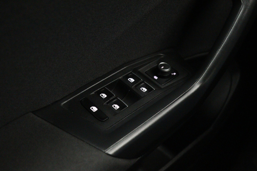 Volkswagen T-Roc 1.0 TSI Style, Adap. Cruise Control, Climate Control, Trekhaak