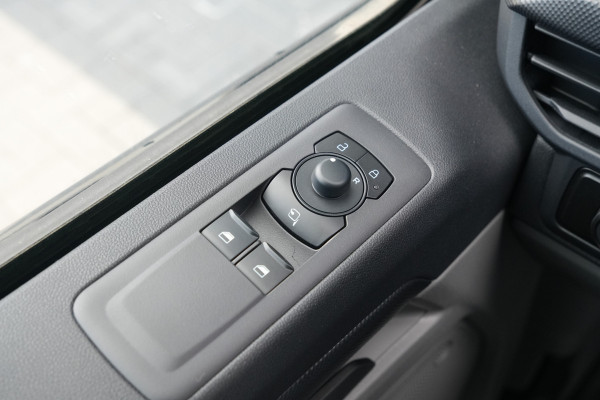 Ford Transit Custom 320 2.0 TDCI L1H1 Trend 170pk - 2x Schuif - Camera - Stoelverwarming - Carplay - LED - Carplay