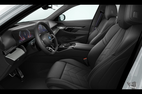 BMW 5 Serie Touring 530e M-Sport Pro - Pano - Trekhaak - ACC - Head-up - Harman Kardon