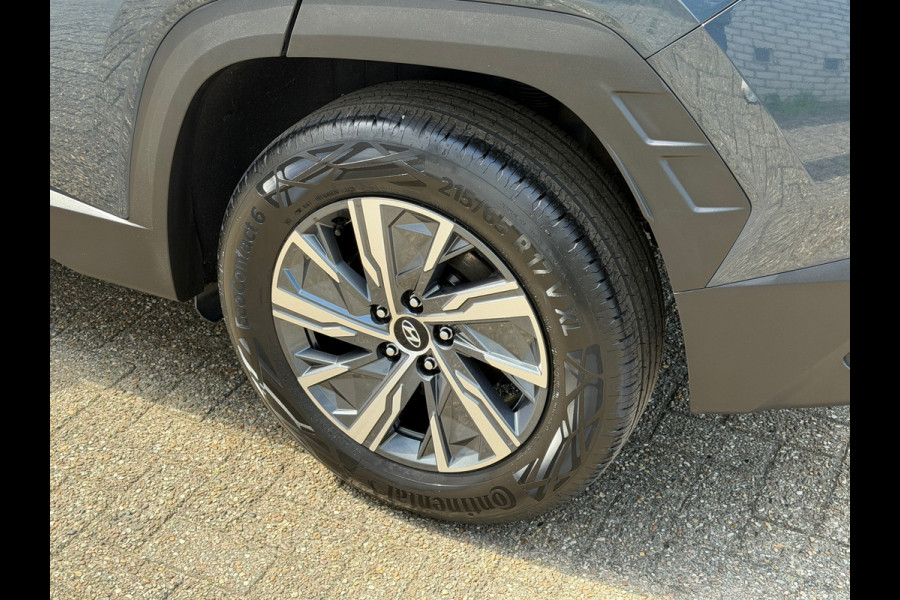 Hyundai Tucson 1.6 T-GDI MHEV Comfort 180 Pk | Navi-Carplay | Clima | Camera | Cruise | 17".