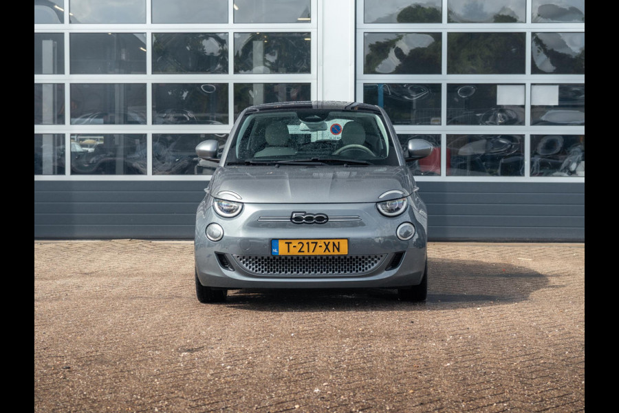 Fiat 500E La Prima 42 kWh | Clima | Leder | 17" | Winter Pack | Apple Carplay | BSM |